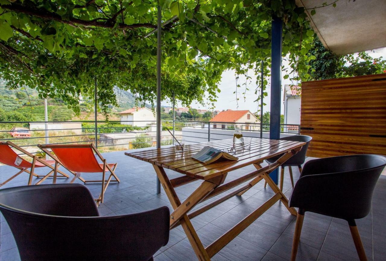 Apartments Zambarlin Komiža Exterior foto